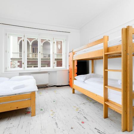 Benedikt City Center Hostel ปราก ภายนอก รูปภาพ